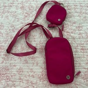 Lululemon on the move modular phone cross body